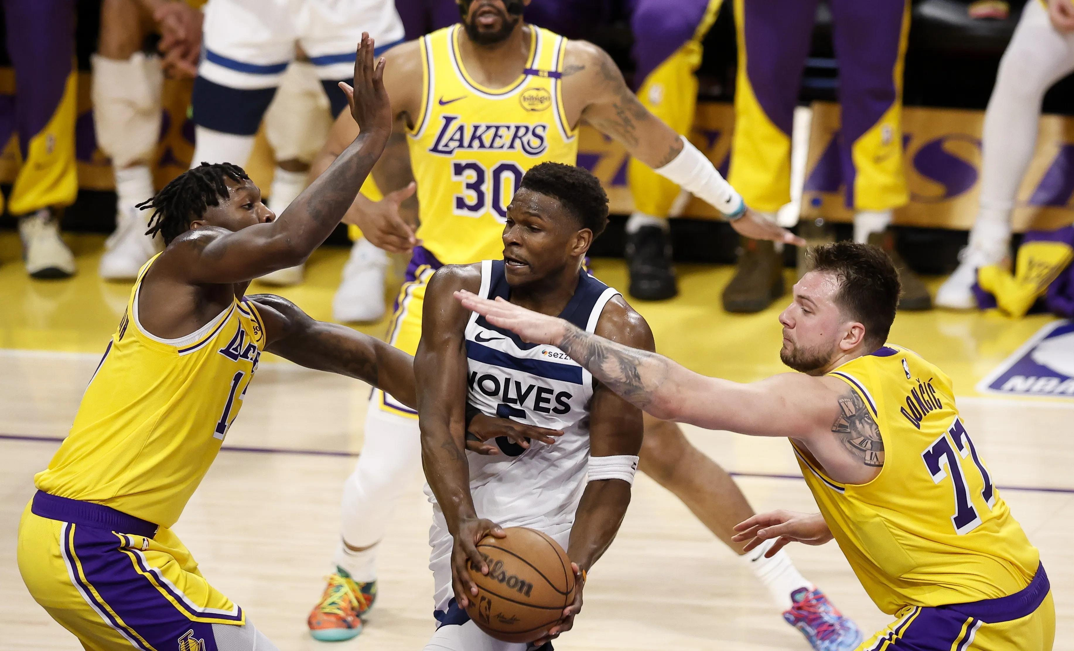 赛地聚焦——社区盾清晨热度飙升，洛杉矶湖人扳平良机，更衣室稳定，身体对抗强度拉满的简单介绍